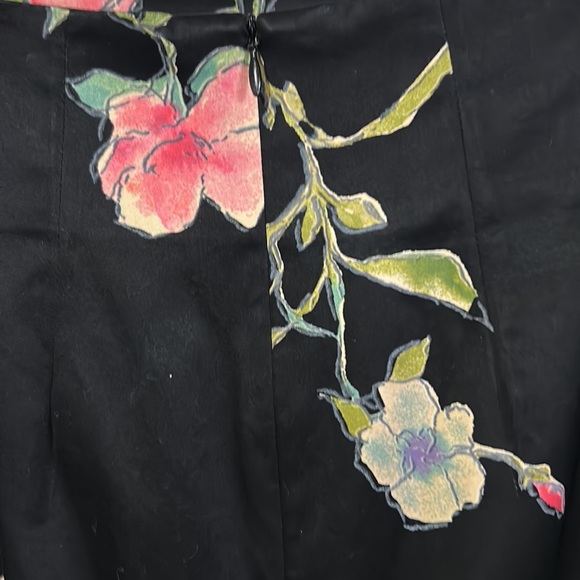 RICHARD TYLER COUTURE floral silk lined skirt. Size 4 - Picture 5 of 8